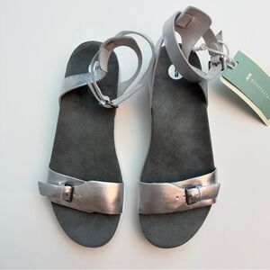 *New* Revitalign Athena Sandal in Silver, Size 10